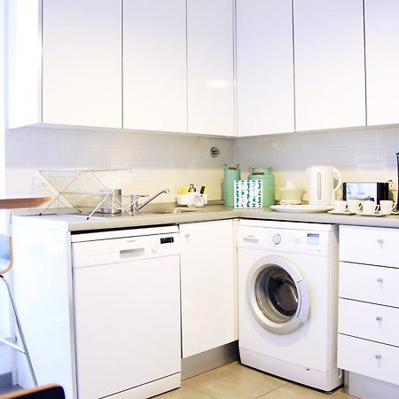 Joivy Modern 1-Bed Apt With Terrace, Moments From Sao Bento Palace Lisboa 外观 照片
