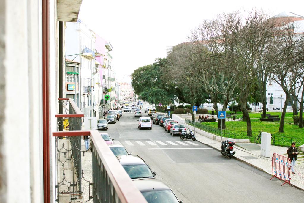 Joivy Modern 1-Bed Apt With Terrace, Moments From Sao Bento Palace Lisboa 外观 照片