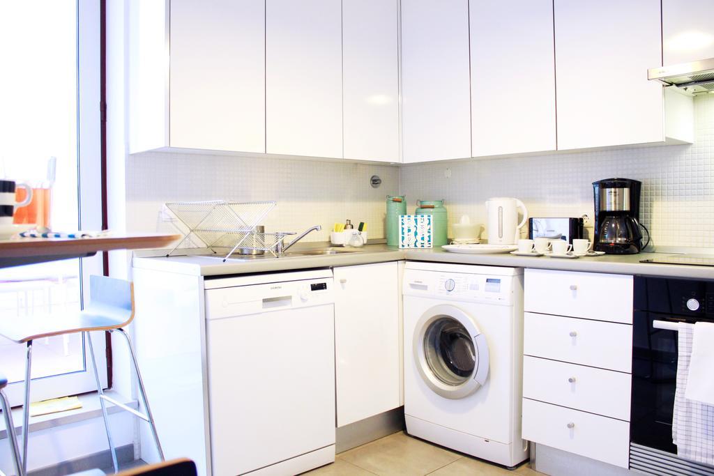 Joivy Modern 1-Bed Apt With Terrace, Moments From Sao Bento Palace Lisboa 外观 照片
