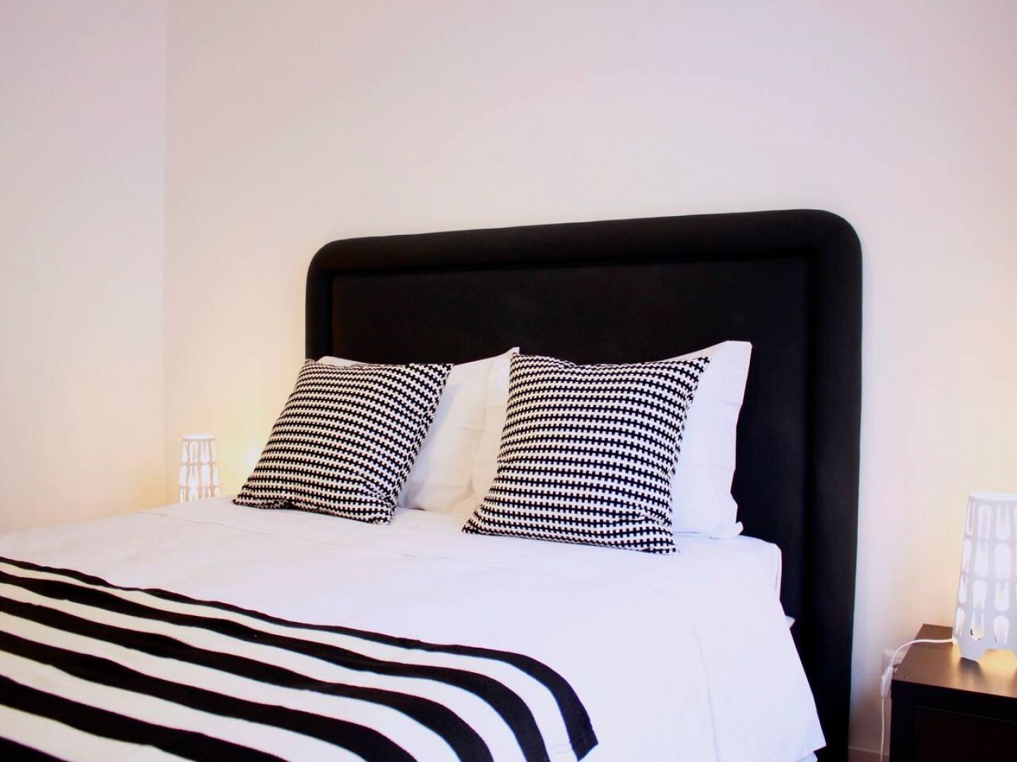 Joivy Modern 1-Bed Apt With Terrace, Moments From Sao Bento Palace Lisboa 外观 照片