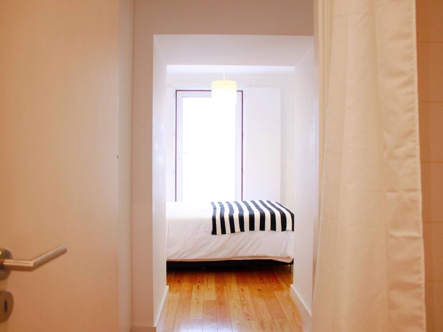 Joivy Modern 1-Bed Apt With Terrace, Moments From Sao Bento Palace Lisboa 外观 照片