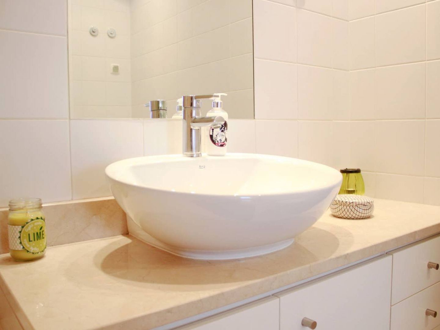 Joivy Modern 1-Bed Apt With Terrace, Moments From Sao Bento Palace Lisboa 外观 照片